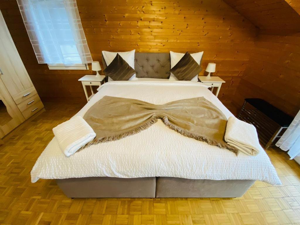 Lake View Apartment -14 Niederried bei Interlaken ภายนอก รูปภาพ