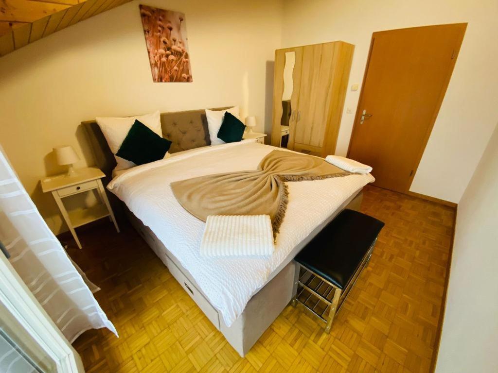 Lake View Apartment -14 Niederried bei Interlaken ภายนอก รูปภาพ